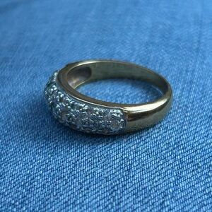 Elegant Gold and Silver Ring with Crystals
